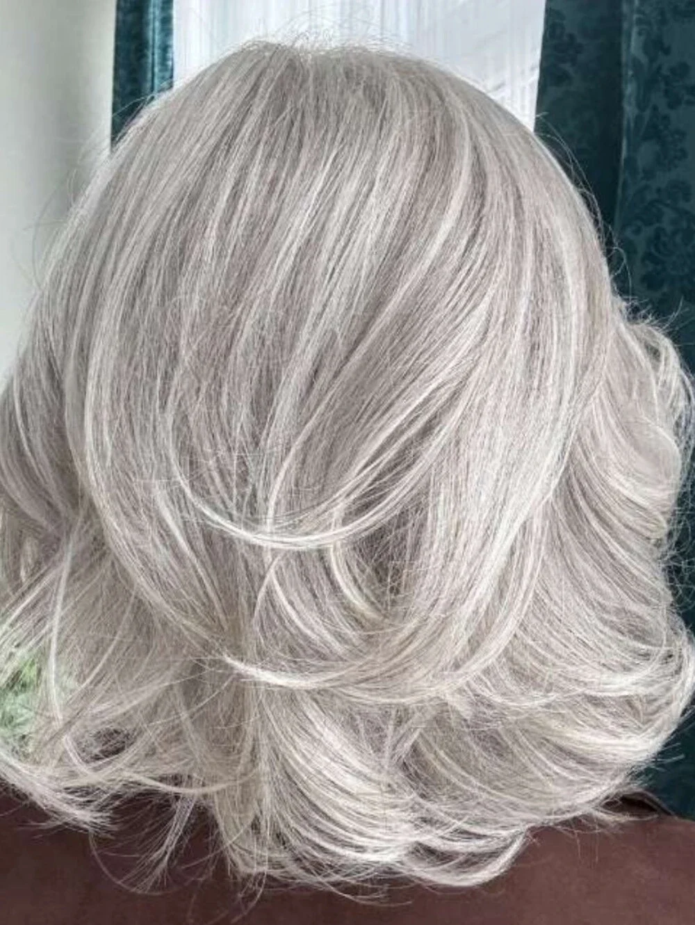 RACHEL WELCH         CROWD PLEASER WIG      SS ICED LATTE MACCHIATO